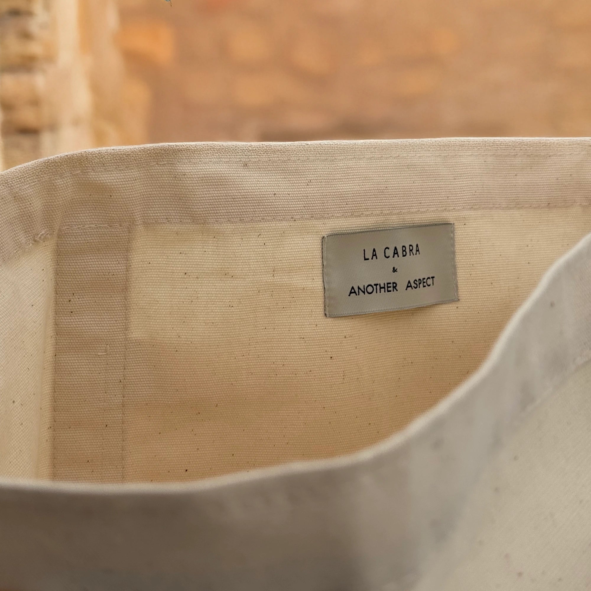 Tote bag La Cabra Detail of the tag